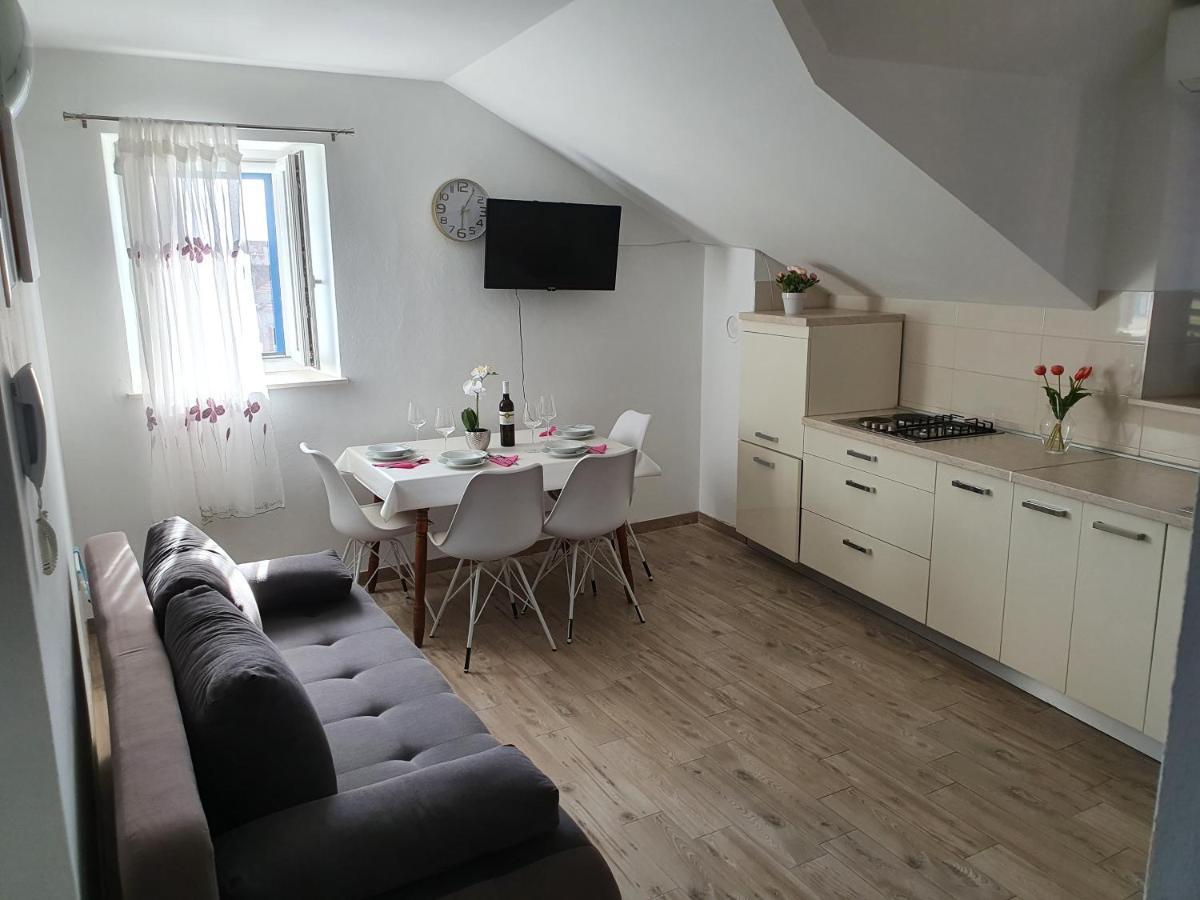 Apartaments Ukic Prvic Sepurine Exterior photo
