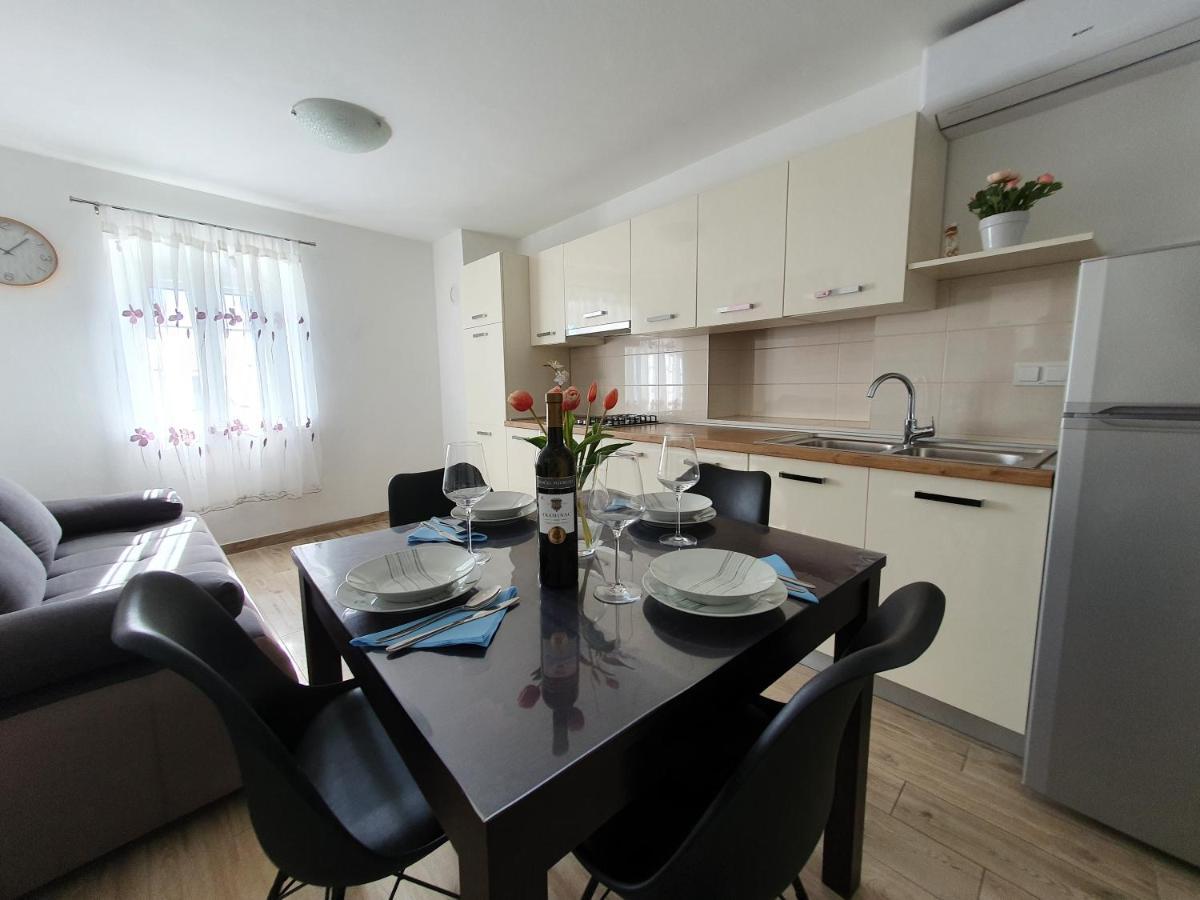 Apartaments Ukic Prvic Sepurine Exterior photo